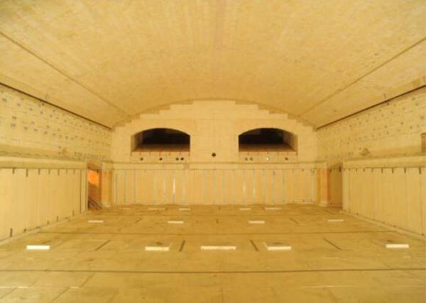 Projeto e Construção de Forno de Fusão de Vidro com Queimadores a Gás Automáticos