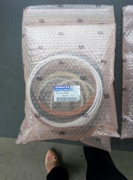 707-99-85350,arm cylinder kits ,komatsu PC2000 excavator spare parts