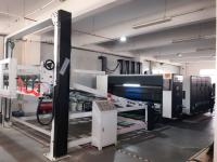 caja de cartón bicolor de la máquina de Slotter Die Cutter de la impresora de 900x2000m m