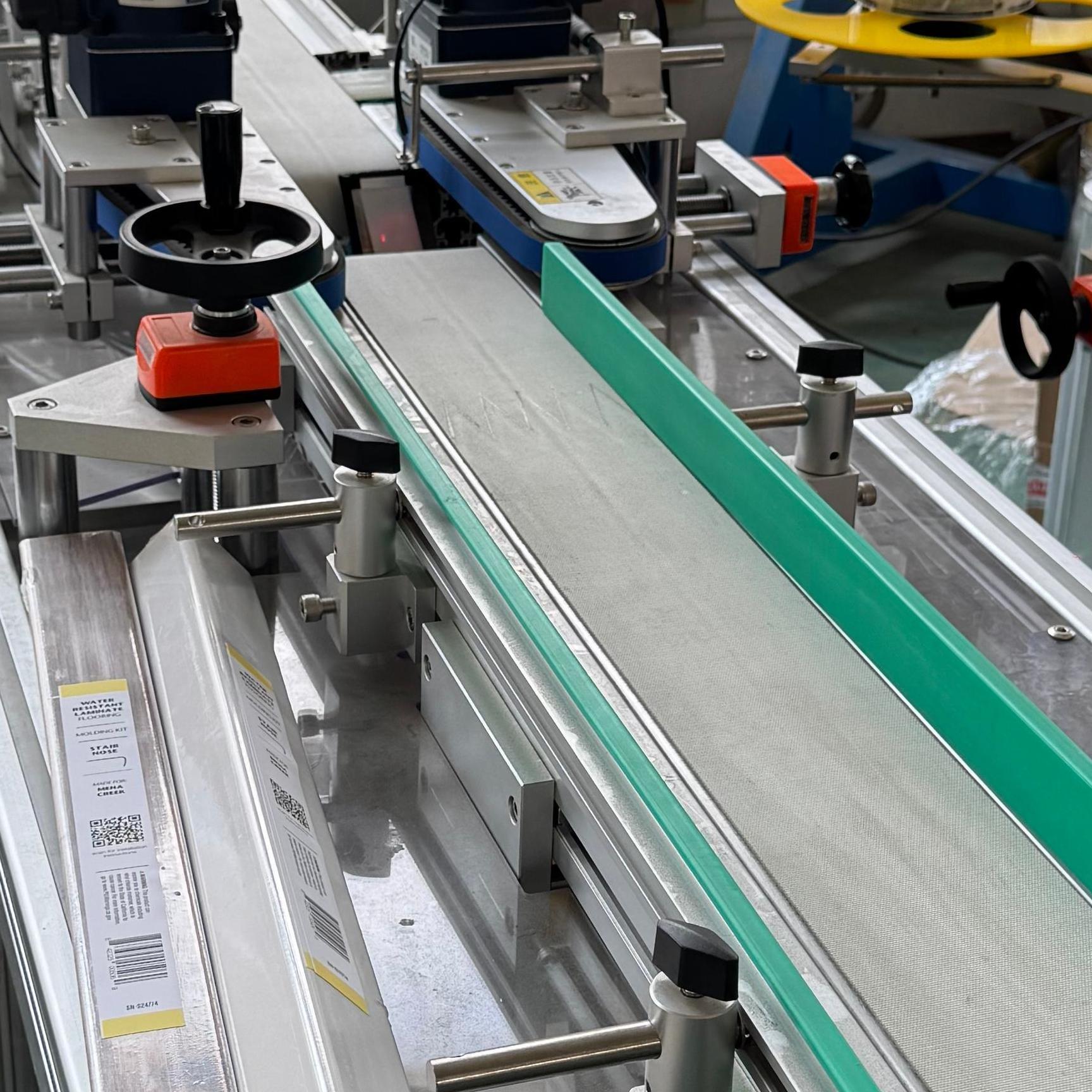 High Precision Automatic Pallet Labeling Machine With Adjustable Labeling Position / PLC Control