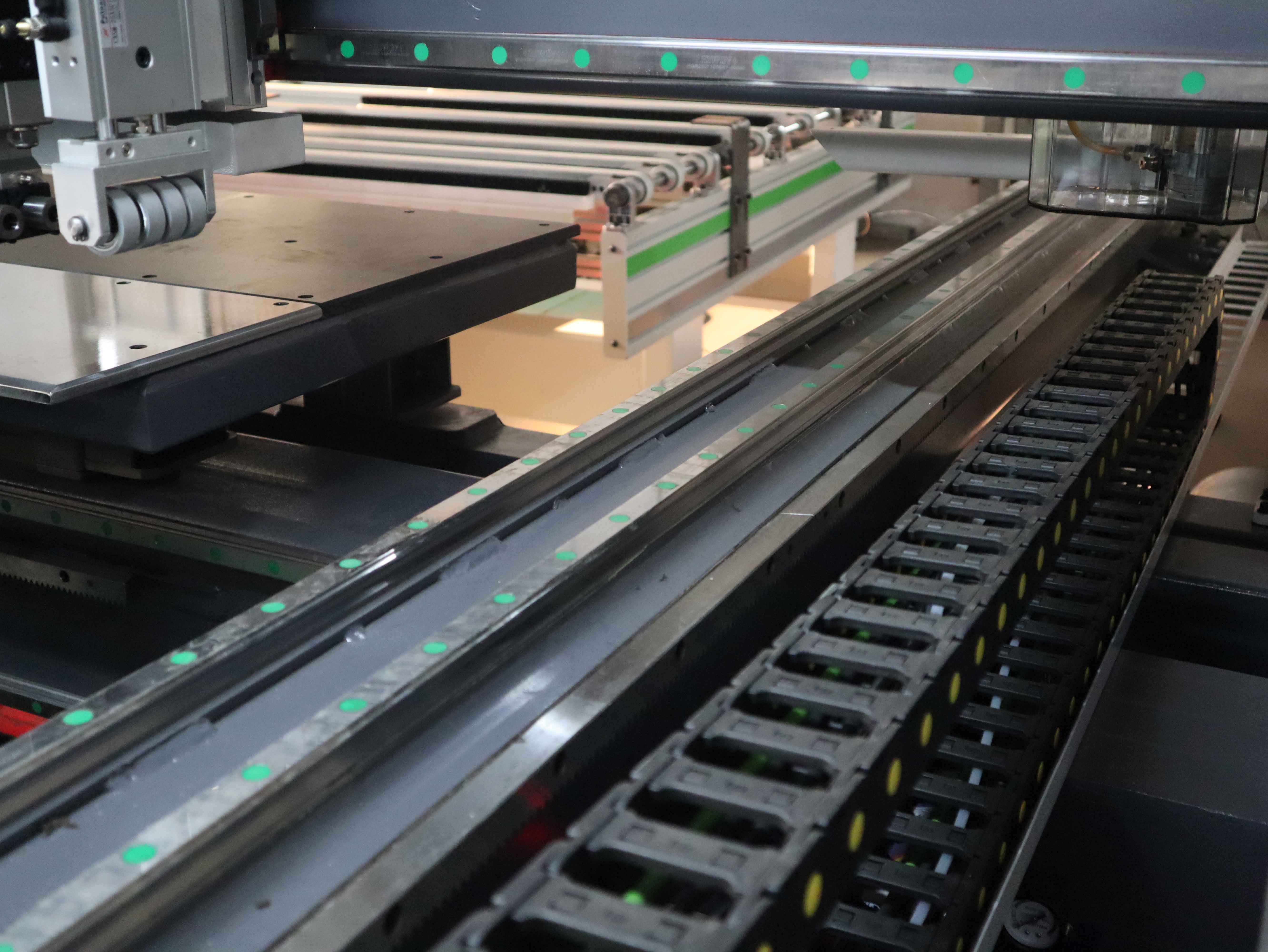 Искусственная машина расточкой CNC доски для деревянной мебели панели шкафа отверстия