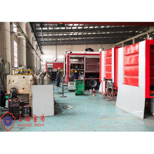 Tres coches de bomberos funcionales multi del suministro de gas de los asientos diez toneladas de capacidad grande