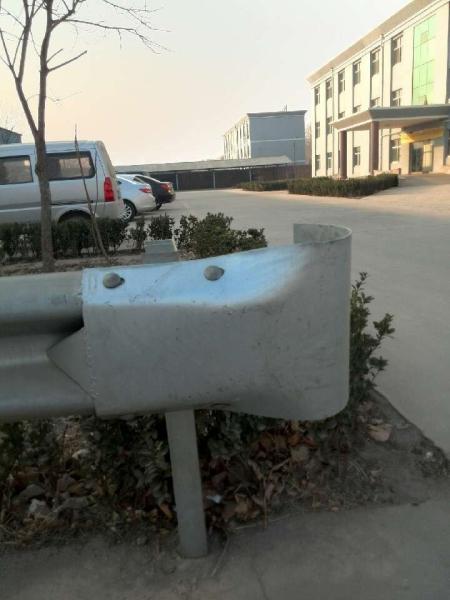 Relógio de proteção de estrada de aço galvanizado personalizado para segurança rodoviária à venda