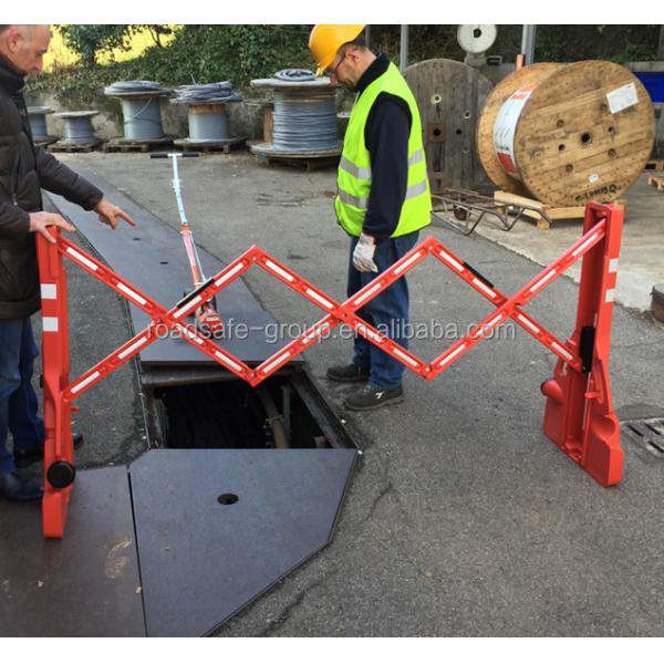 230cm Traffic Barrier Fence Road Warning High Quality white Yellow Red Plastic Connecting Barriers For Road Construction Temperary Uasage