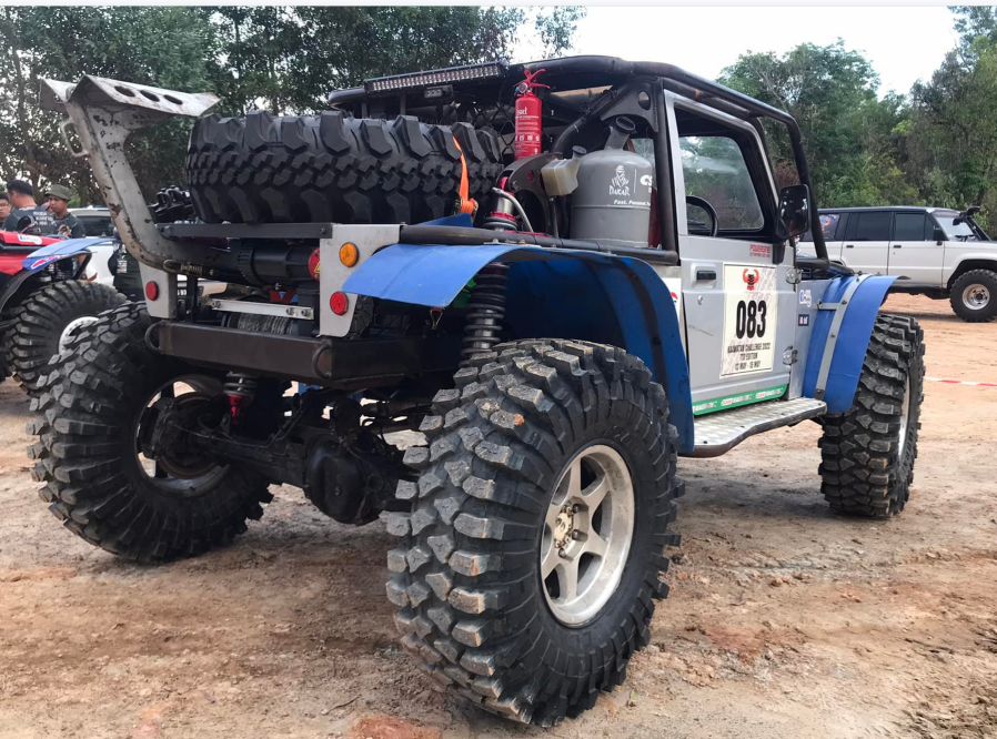 Twin Motor Winch Off-road Competition Winch with 14000LBS Rated Line Pull 12V DC Power and Dual Braking System
