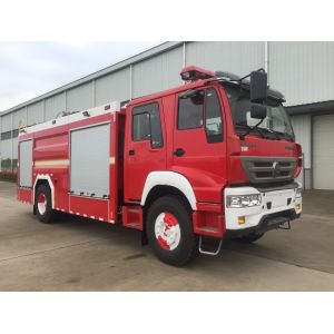 Howo Red Color Water Foam Fire Truck 196kw 6 Ton With Double Cabin