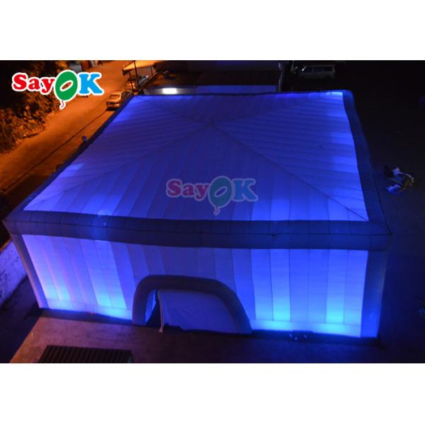 Шатры крупного плана воздуха ночного клуба партии события раздувных взрослых шатра куба на открытом воздухе