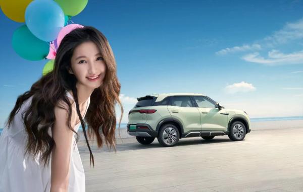 2024 BYD Yuan vers le haut Vitesse électrique 5 sièges Crossover sous-compact 301KM Fwd avec Véhicule énergétique Petit SUV Chargement rapide 0,5h