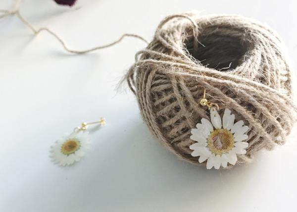 3 Days Quick Delivery Whole Sale Daisy World Spanish Style Earrings Clip With Real Daisy