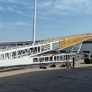 Transportador móvil de carga de buques para carga de material a granel Transportador de carga y descarga en puertos
