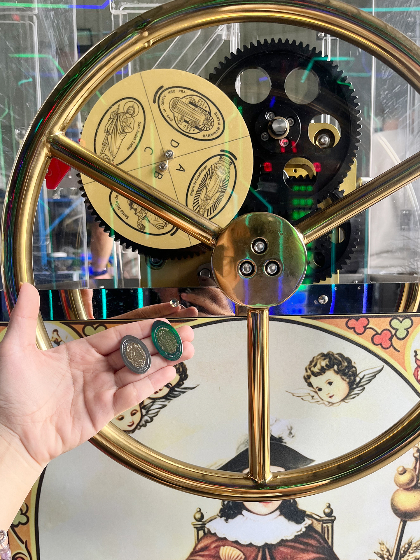 Mechanical No Power Penny Press Machine Manual Hand‑Wheel Souvenir Coin Embossing Stamping Equipment for 1 Mexican Peso Blanks Catholic Sanctuary Museum & Pilgrimage Tourist Spots