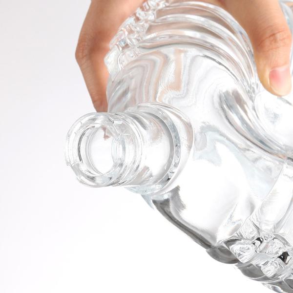 Botas de vidro para bebidas industriais de estampação a quente com tampa de rolha de vidro