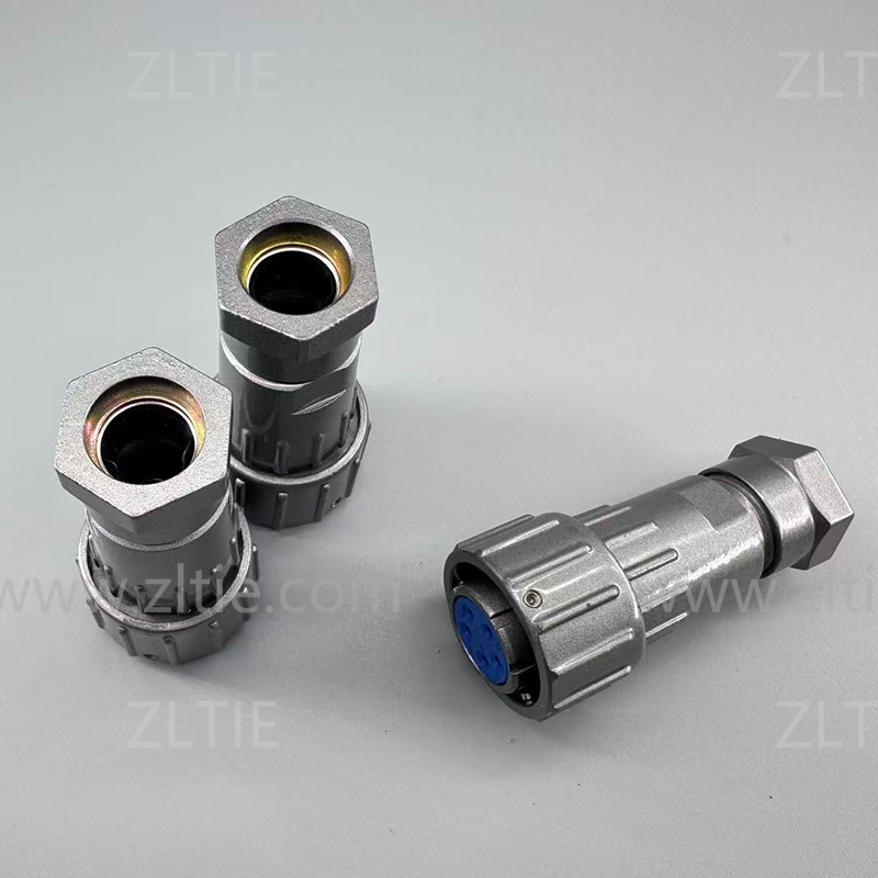 FQ18 Series 5-Pin Straight Female Plug