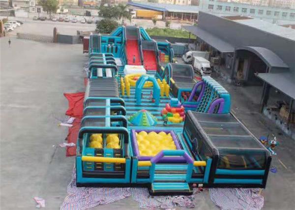 Jogo interativo econômico do equipamento inflável exterior gigante do campo de jogos