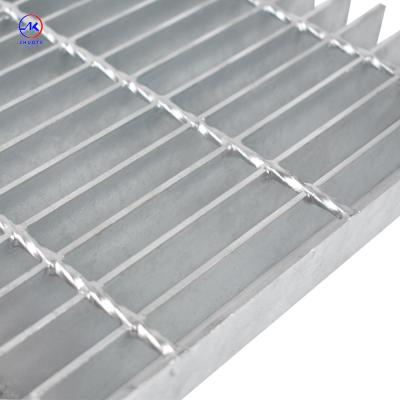 Industrial Steel Grating 30mm Bearing Bar Spacing 1000x1000mm Bright On Surface For Heavy Duty Applications