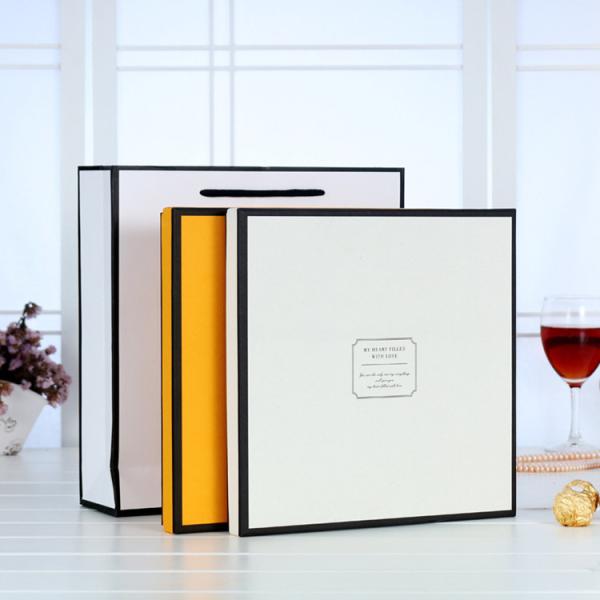 Personalized Rigid Paper Gift Box Glossy Lamination For Silk Scarves Packaging