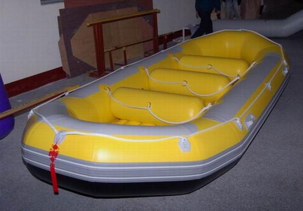 470 Cm 12 Person Inflatable Raft , Heavy Duty PVC Inflatable Drift Boat With Double Airmat