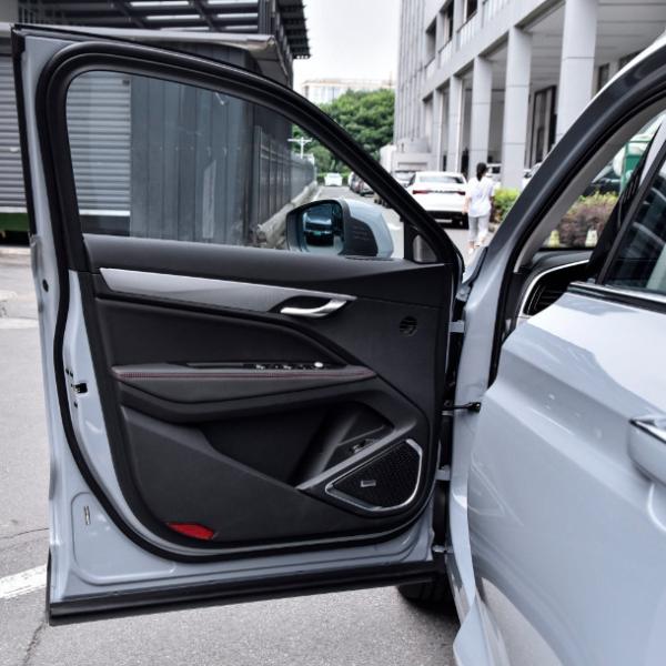 Carros da milhagem de Geely Tugella S 2021 2.0TD DCT 2WD baixos usados