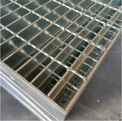 Hot DIP Galvanized Steel Grating with Strong Resistance to Surface Impact for Various Industrial Applications