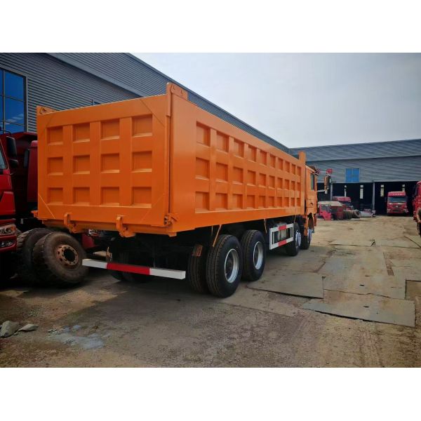 Used SHACMAN dump truck, front four and rear eight wheels