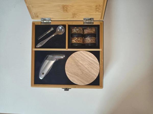 Vente chaude Kit de fumeur de cocktail Kit de fumeur de whisky Kit d'infuseur pour boire avec une torche et des copeaux de bois