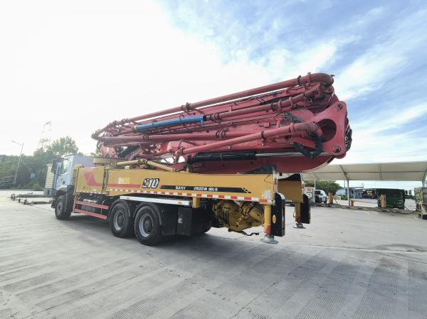 Camión bomba de hormigón Sany 52M de 2020 sobre chasis Mercedes-Benz