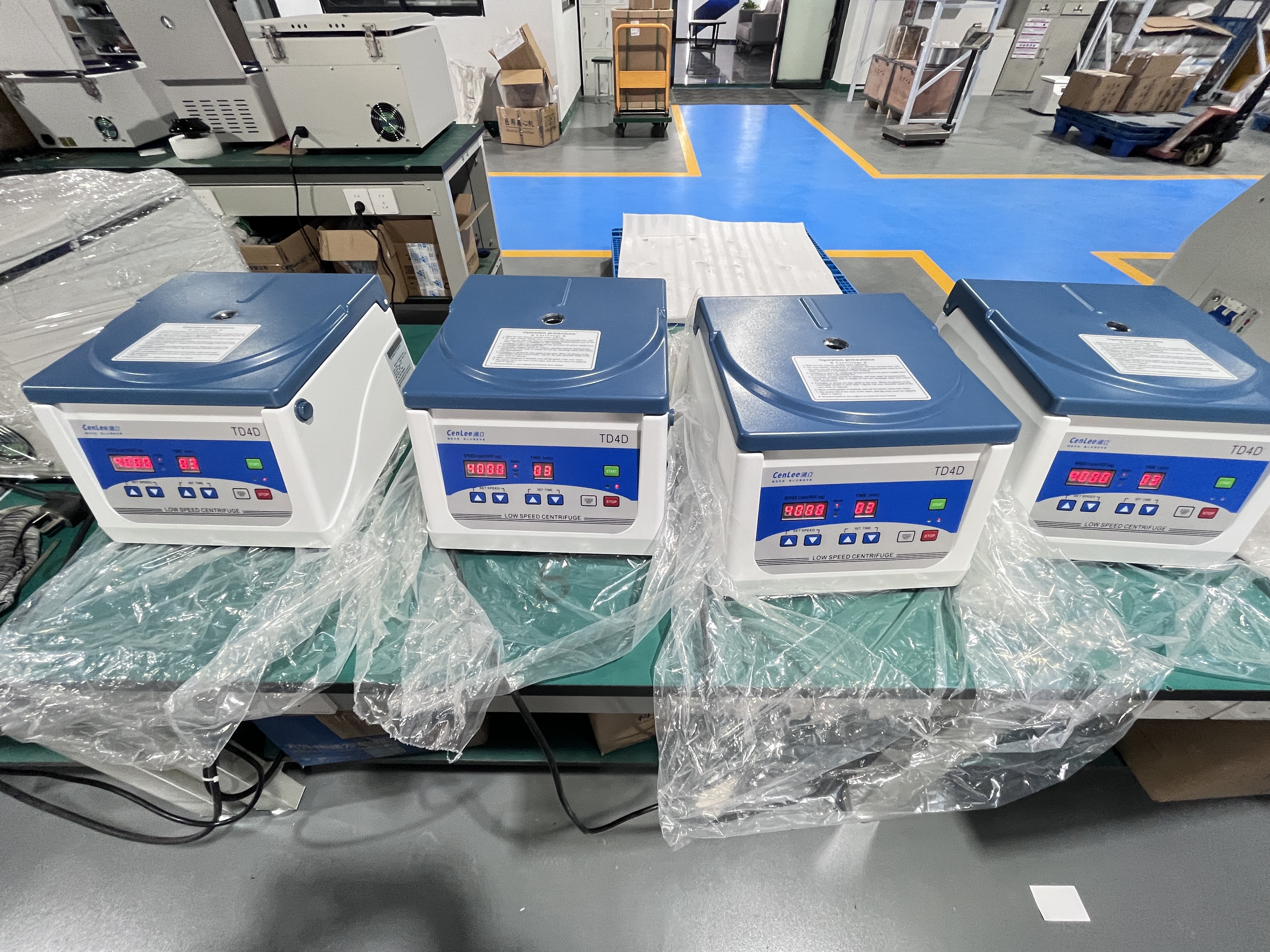 CE Factory Portable 4000rpm 12 Tubes 5ml 10ml Vacuum Tube Clinical Laboratory Low Speed Centrifuge Table Top Plasma Centrifuge