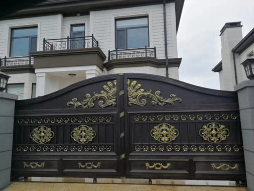 PVC Paint Wrought Iron Driveway Gates European Style Resist Rain