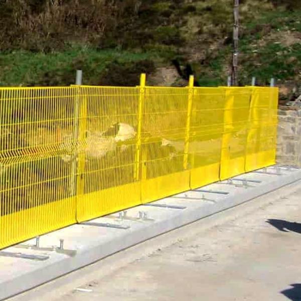 Red Color Powder Coated Edge Protection Barrier For Platforms