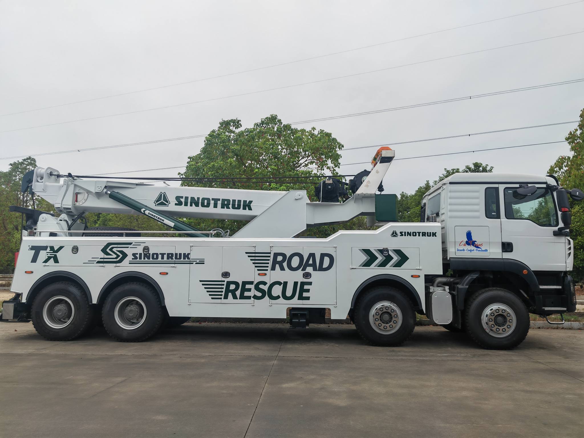 HOWO 30-Ton Heavy Duty Rotator Wrecker Truck (Road Rescue & Recovery Vehicle)