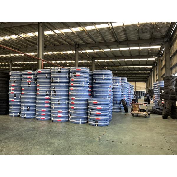 Легкая тележка покрышки тележки выдающей земной автошины тележки минирования сжатия 8.25R16 радиальная утомляет сертификат AR111 NOM 16949