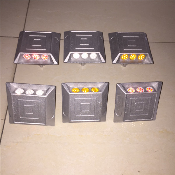 Ретрорефлекторная алюминиевая дорожная штанга Мигающие белые кошки Глаза отражающие дорожные знаки