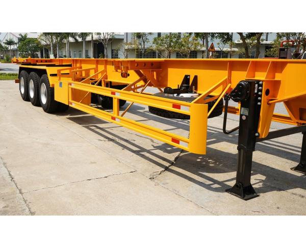                    40FT ISO Straight Skeleton Truck Trailers with 3 Axles for Heavy Duty Container Transit             