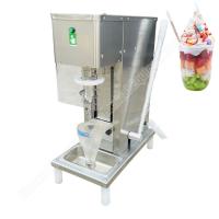 La machine à faire tourner la crème glacée La machine à mélanger la crème glacée La machine à mélanger la crème glacée La machine à mélanger les fruits