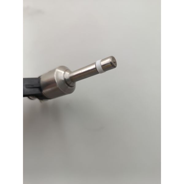 Hot selling fuel injector 03F906036B for imported Volkswagen Beetle Convertible