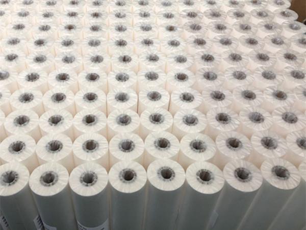 Filme Rolls da laminação do estiramento que empacota a 1 polegada impermeável transparente 1920mm