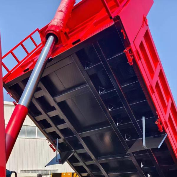 Hot Selling   SINOTRUCK  HOWO Dumper    Tipper Skip Car