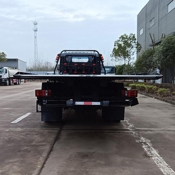 China Hot-sale HOWO 4*2 Right Hand Good Price New Diesel Loading 6 T Towing 6 T Hydraulic Recovery Truck