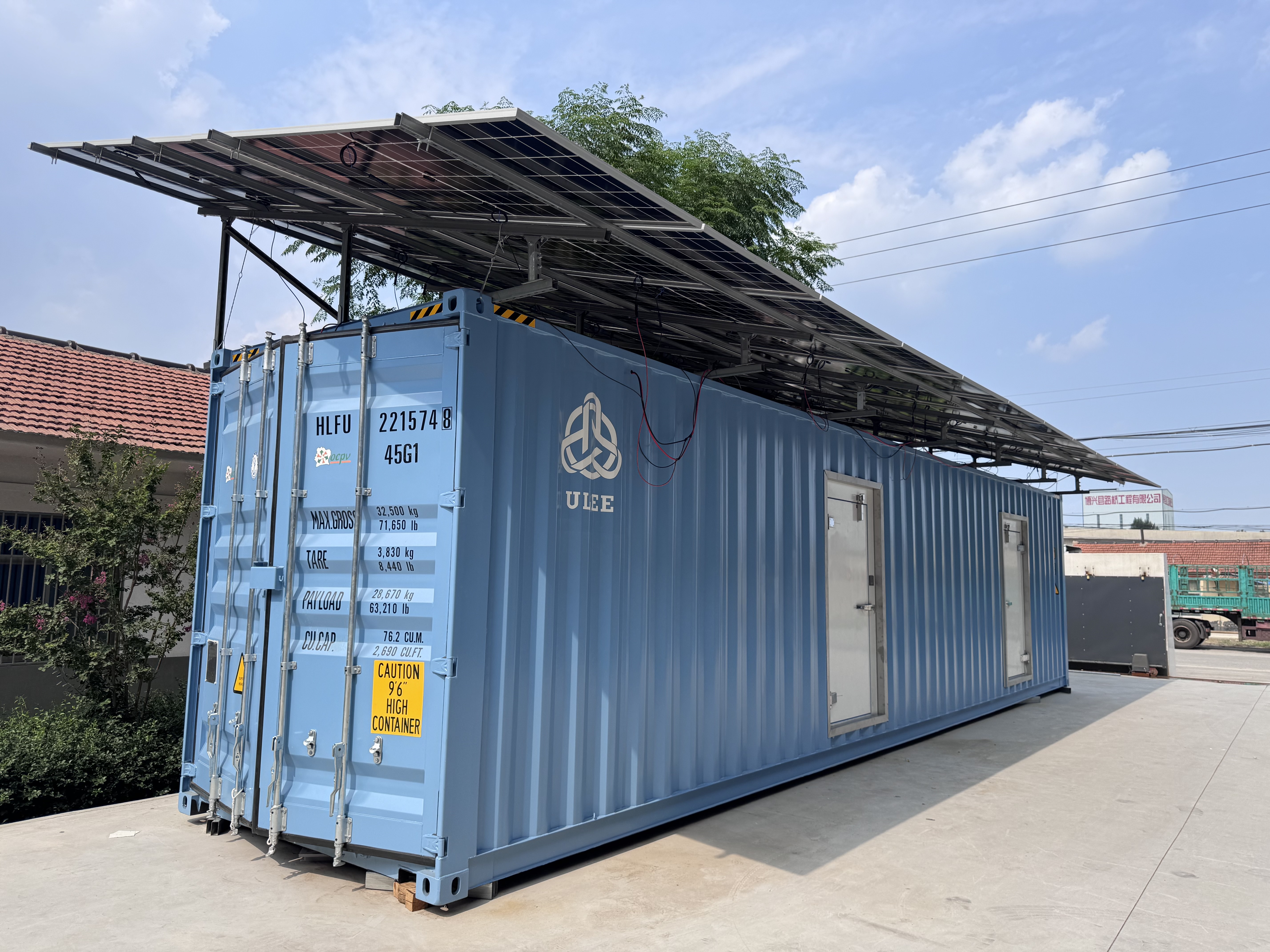 Solar Powered Cold Room Offering Dual Temperature Control for Preservation and Freezing in Various Industrial Applications