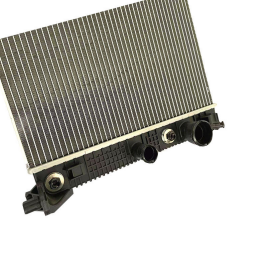 Автозапчасти КОЛЕРОВАННЫЙ РАДИАТОР 2045001603 Для Mercedes Benz W212 C207 S212 A207 E300