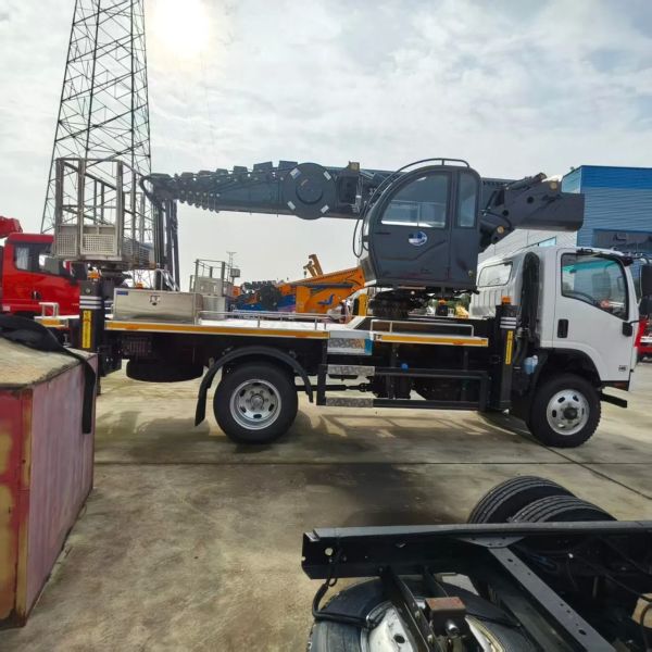 4x4 ISUZU 33m Aerial Platform Truck  For Elevated Work