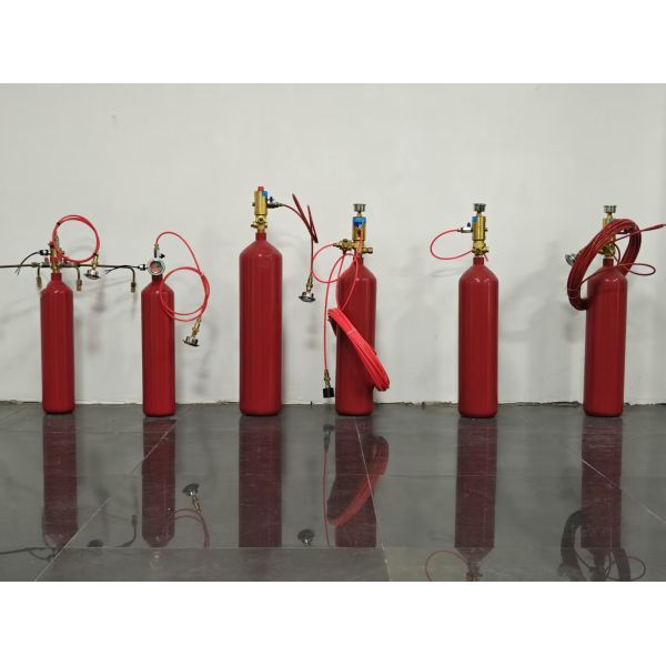 Indirect temperature-sensing automatic fire-extinguishing device with CO2 - Fire detection tube