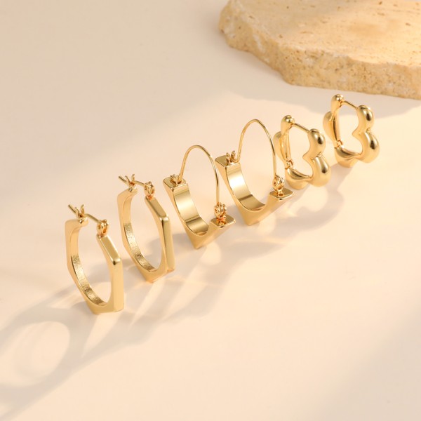 Fashion Light Luxury Earring for Women Pentagonal Geometric Shaped Ear Hooks French Retro Gold Plated Earrings Wholesale