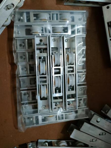 Aluminum Sliding Door Roller Set 256pcs Carton Low Noise 2-Year Warranty