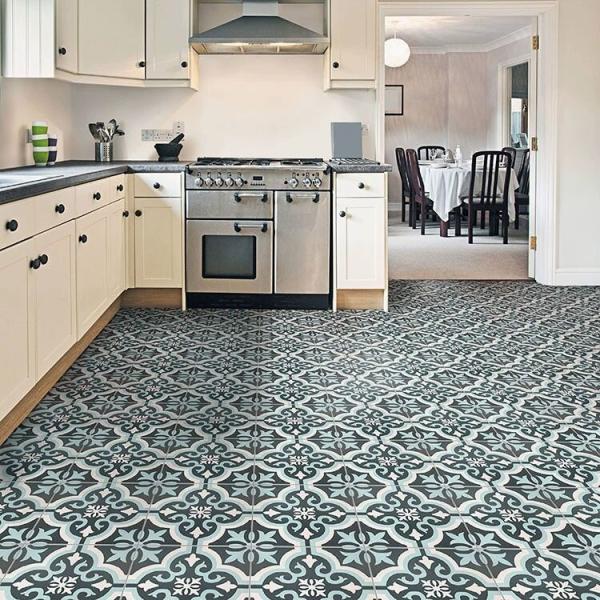 Carreaux en céramique pour le salon et 200x200mm pour la cuisine