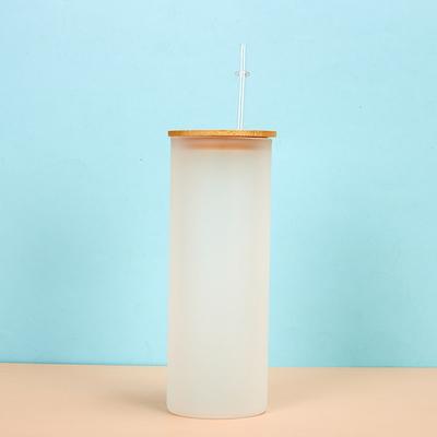 Bouteille d'eau en verre borosilicate à dégradé réutilisable sur mesure 16 oz tasses de café en verre avec couvercle en bambou et paille cadeau de design unique pour la meilleure amie de la fille