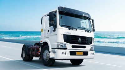 SINOTRUK HOWO Tractor Truck LHD 4X2 Euro2 420HP ZZ4187V3511V