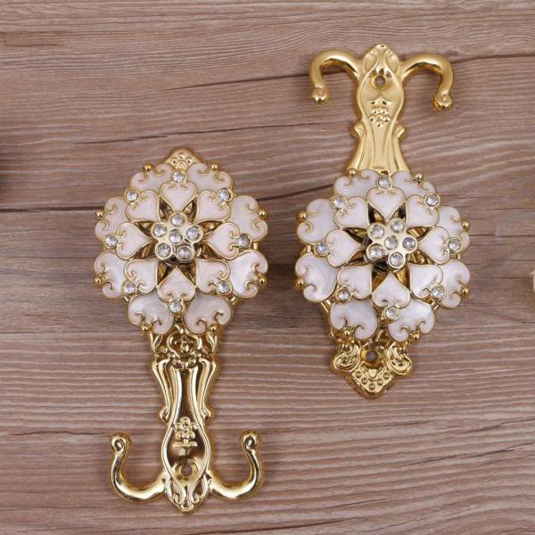 Golden Color Decorative Curtain Wall Hooks Simple Luxury Style With Rope