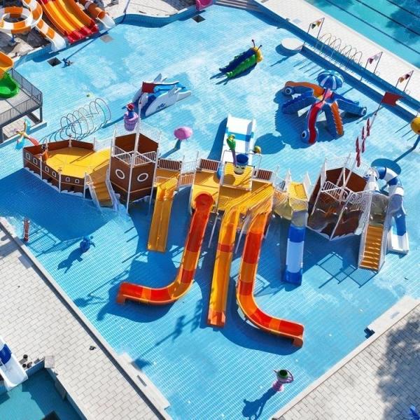 Funny  Aqua Park Equipment Pirate Ship Water Park Oxidation Resistant