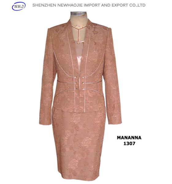 pictures of women wearing suits